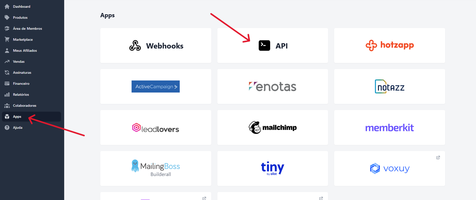 Tela de Apps da Kiwify com opção API destacada.